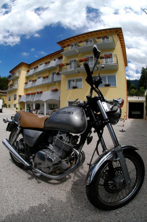 Hotel Daniela Levico Terme Extérieur photo