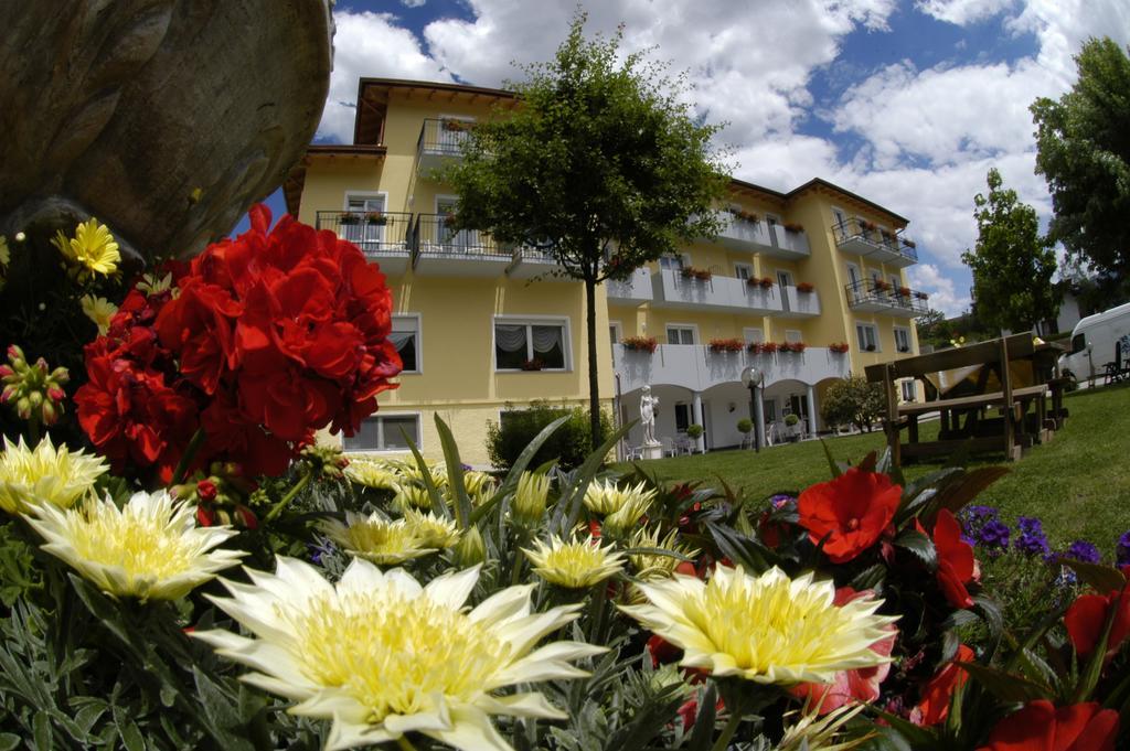 Hotel Daniela Levico Terme Extérieur photo